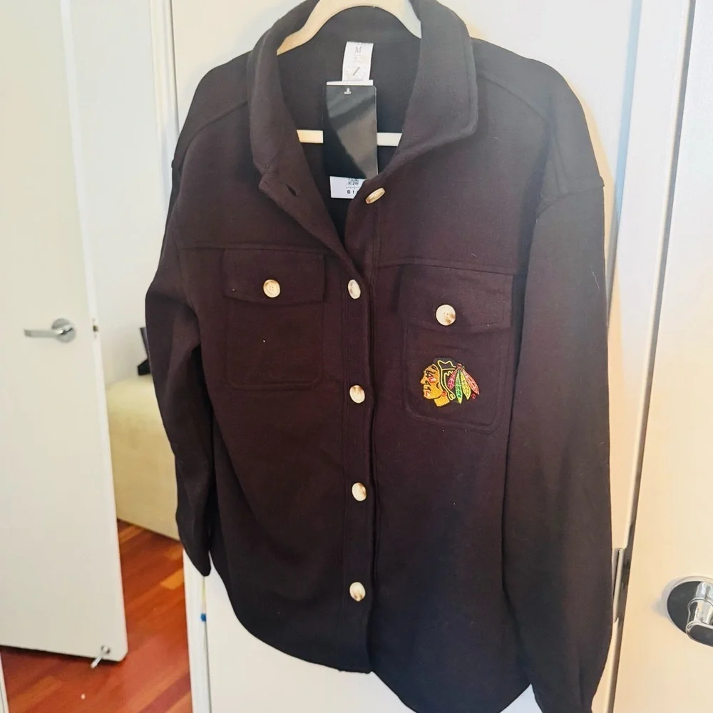 Chicago Blackhawks NWT Fleece Button Down Shirt Black Size M - Picture 4 of 6